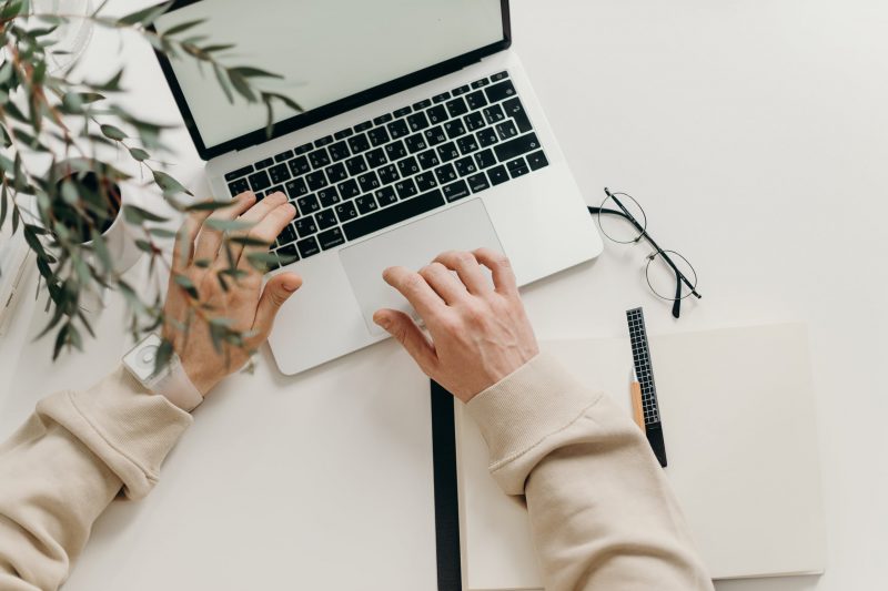 Online-Laptop-Virtual