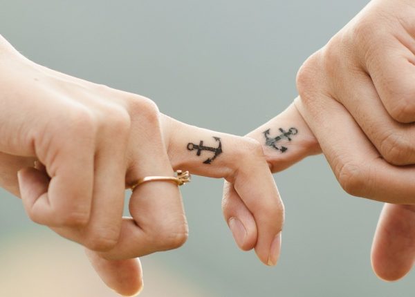 hands-437968_1920-e1532394269250 (1)